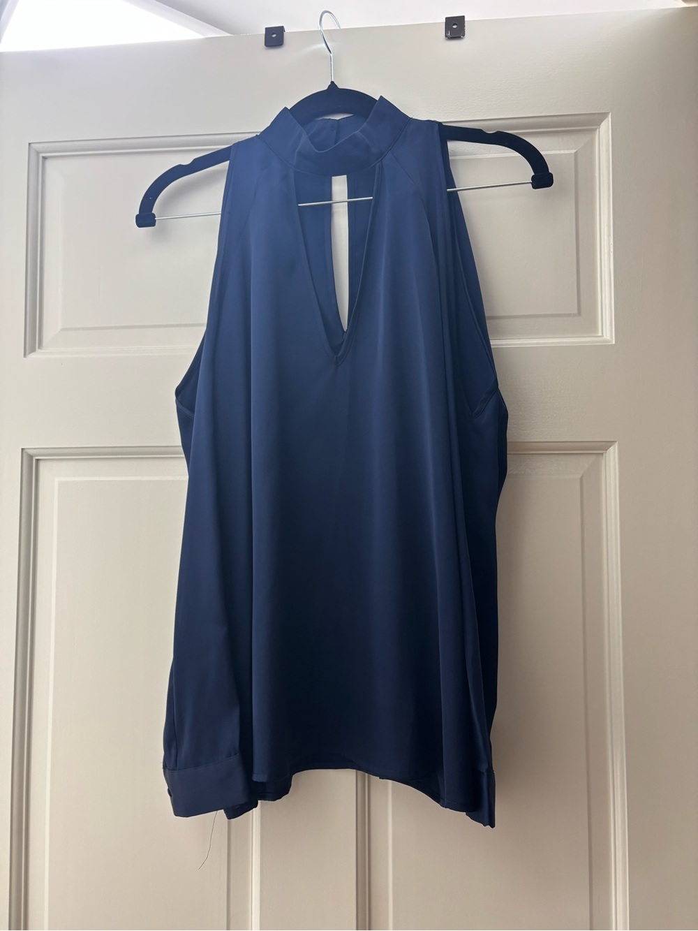 Yumi Kim Navy Cold-Shoulder Keyhole Blouse - Picture 4 of 7